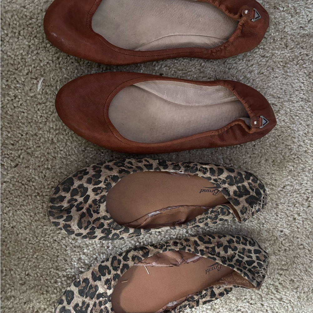 2pairs of Flats with Rounded Toe and Slip-On Design
